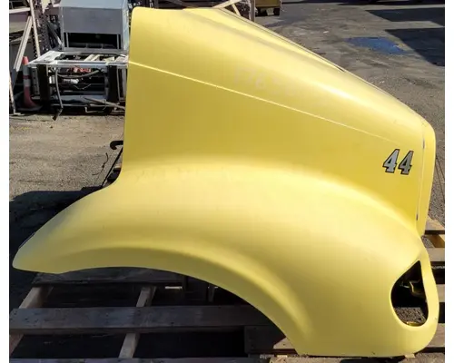 FREIGHTLINER COLUMBIA 112 Hood