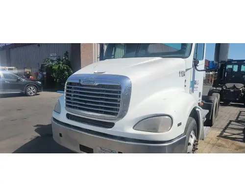 FREIGHTLINER COLUMBIA 112 Hood