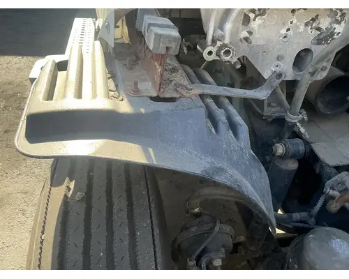 FREIGHTLINER COLUMBIA 112 Inner Fender