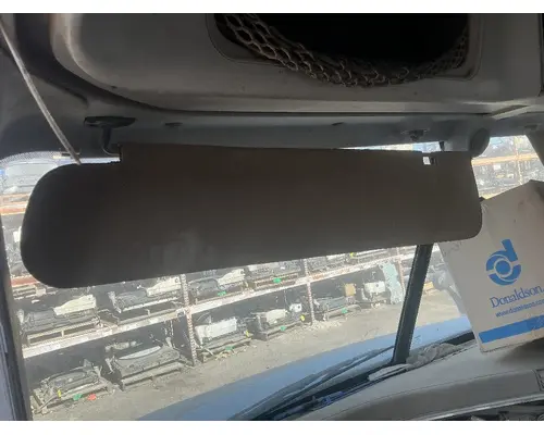 FREIGHTLINER COLUMBIA 112 Interior Sun Visor