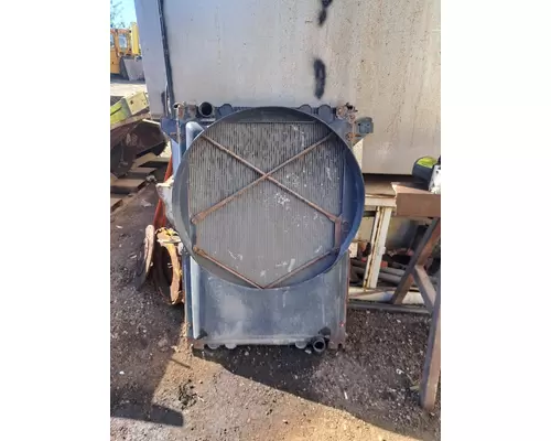 FREIGHTLINER COLUMBIA 112 Radiator