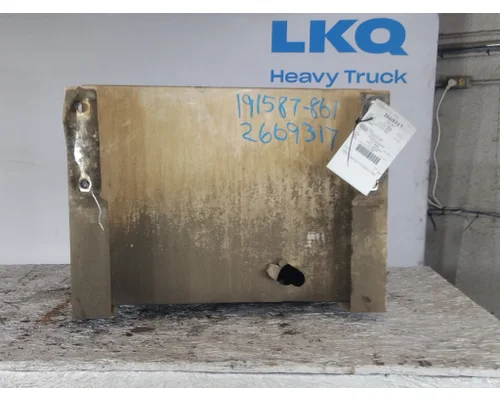 FREIGHTLINER COLUMBIA 112 TOOL BOX
