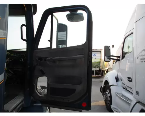 FREIGHTLINER COLUMBIA 120 2001-2011 DOOR ASSEMBLY, FRONT