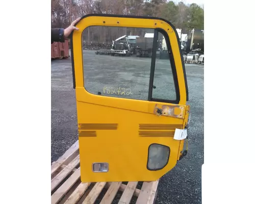 FREIGHTLINER COLUMBIA 120 2001-2011 DOOR ASSEMBLY, FRONT