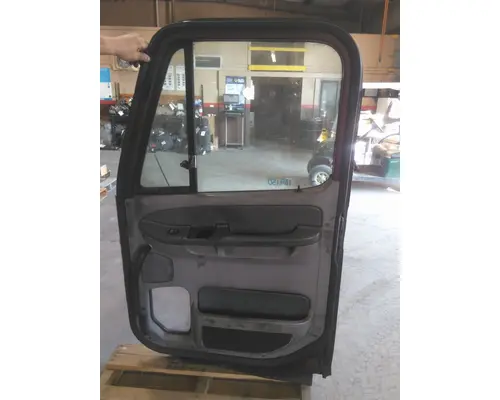 FREIGHTLINER COLUMBIA 120 2001-2011 DOOR ASSEMBLY, FRONT