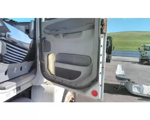 FREIGHTLINER COLUMBIA 120 2001-2011 DOOR ASSEMBLY, FRONT
