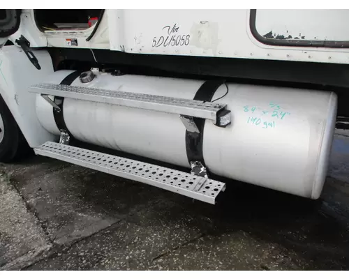 FREIGHTLINER COLUMBIA 120 2001-2015 FUEL TANK