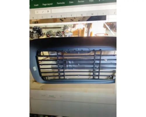 FREIGHTLINER COLUMBIA 120 2001-2015 GRILLE