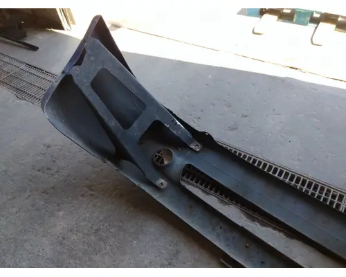 FREIGHTLINER COLUMBIA 120 2001-2018 BUMPER ASSEMBLY, FRONT