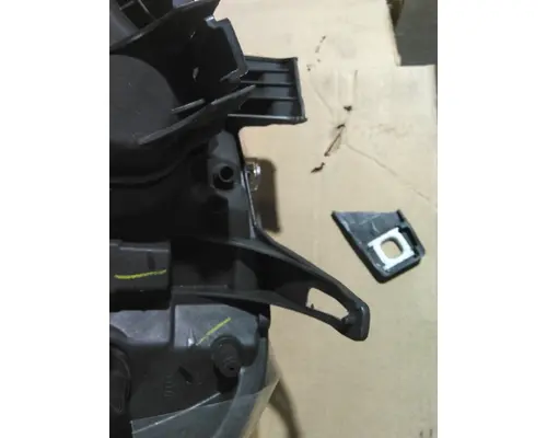 FREIGHTLINER COLUMBIA 120 2004-2013 HEADLAMP ASSEMBLY