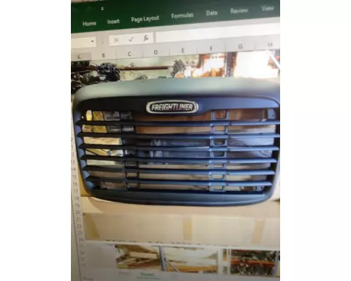 FREIGHTLINER COLUMBIA 120 2005-2008 GRILLE