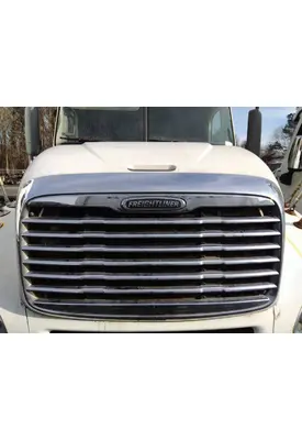 FREIGHTLINER COLUMBIA 120 2005-2008 GRILLE