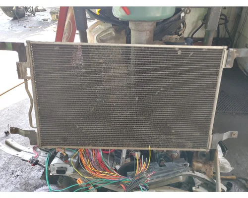FREIGHTLINER COLUMBIA 120 AC Condenser