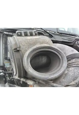 FREIGHTLINER COLUMBIA 120 AIR CLEANER