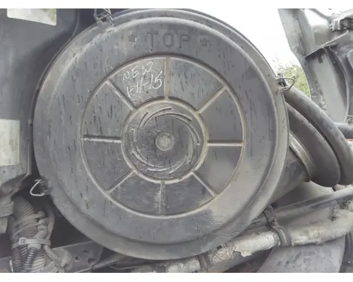 FREIGHTLINER COLUMBIA 120 AIR CLEANER