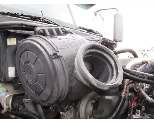FREIGHTLINER COLUMBIA 120 AIR CLEANER