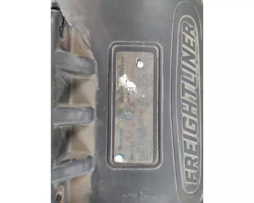 FREIGHTLINER COLUMBIA 120 AIR CLEANER