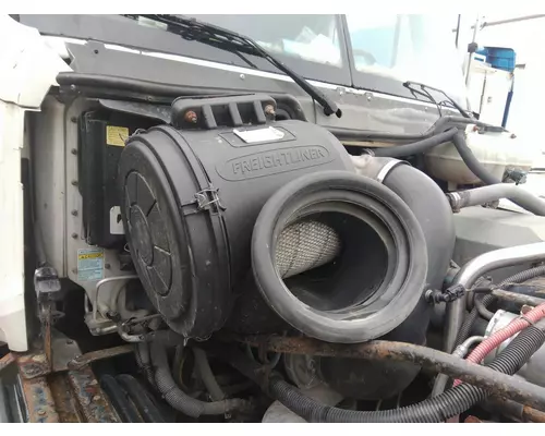 FREIGHTLINER COLUMBIA 120 AIR CLEANER