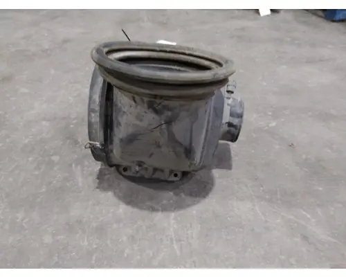 FREIGHTLINER COLUMBIA 120 AIR CLEANER