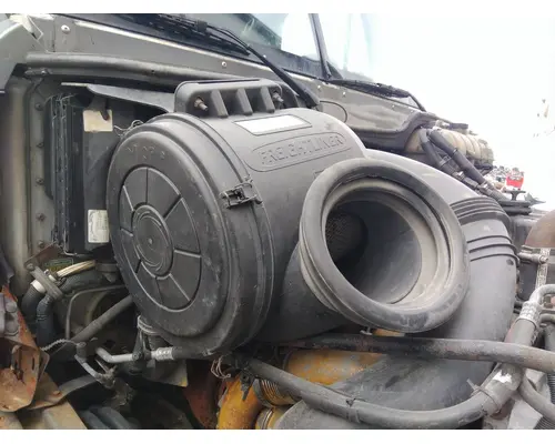 FREIGHTLINER COLUMBIA 120 AIR CLEANER