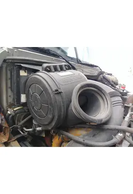 FREIGHTLINER COLUMBIA 120 AIR CLEANER