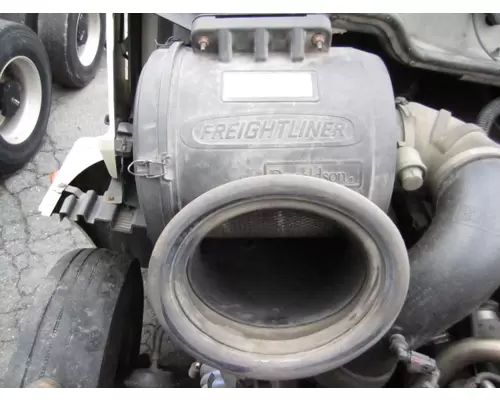 FREIGHTLINER COLUMBIA 120 AIR CLEANER