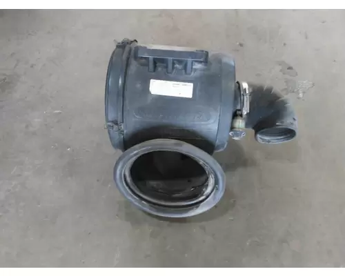 FREIGHTLINER COLUMBIA 120 AIR CLEANER