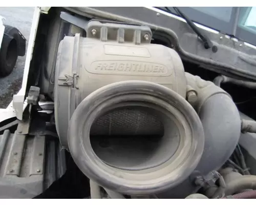 FREIGHTLINER COLUMBIA 120 AIR CLEANER