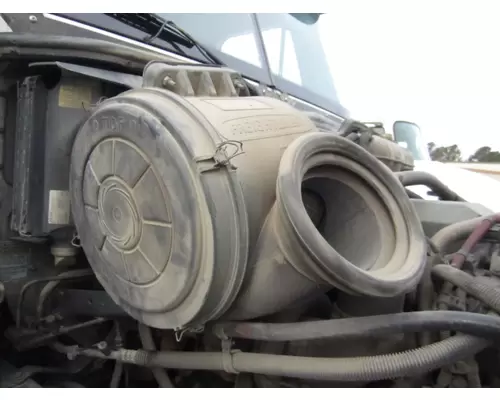 FREIGHTLINER COLUMBIA 120 AIR CLEANER