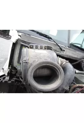 FREIGHTLINER COLUMBIA 120 AIR CLEANER