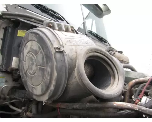 FREIGHTLINER COLUMBIA 120 AIR CLEANER