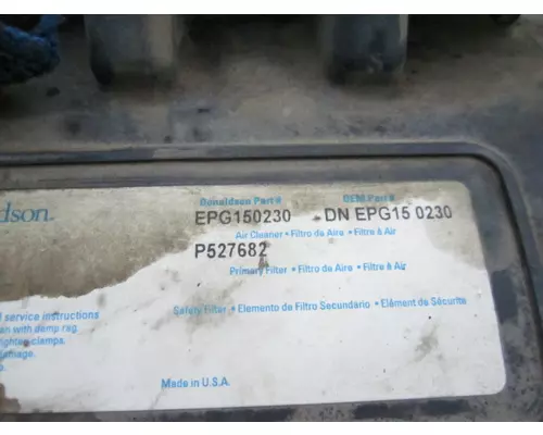 FREIGHTLINER COLUMBIA 120 AIR CLEANER