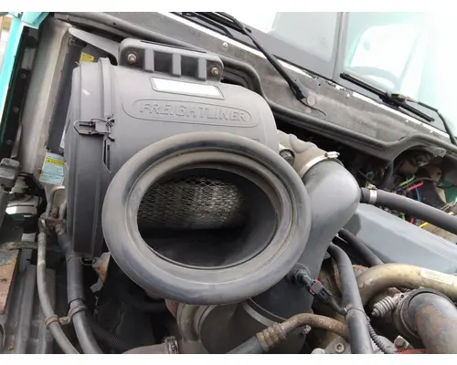 FREIGHTLINER COLUMBIA 120 AIR CLEANER