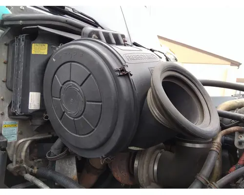 FREIGHTLINER COLUMBIA 120 AIR CLEANER