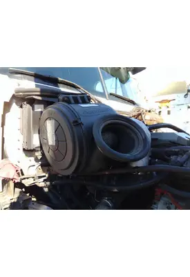FREIGHTLINER COLUMBIA 120 AIR CLEANER