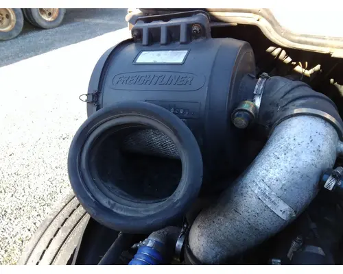 FREIGHTLINER COLUMBIA 120 AIR CLEANER