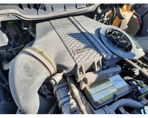 FREIGHTLINER COLUMBIA 120 AIR CLEANER