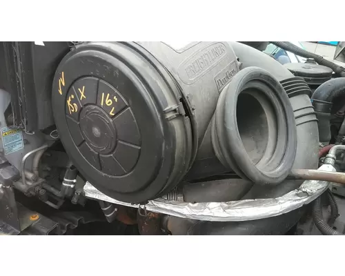 FREIGHTLINER COLUMBIA 120 AIR CLEANER