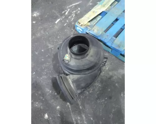 FREIGHTLINER COLUMBIA 120 AIR CLEANER