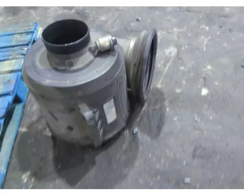 FREIGHTLINER COLUMBIA 120 AIR CLEANER