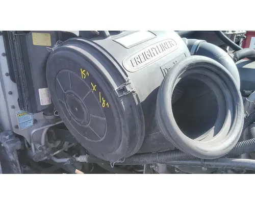 FREIGHTLINER COLUMBIA 120 AIR CLEANER
