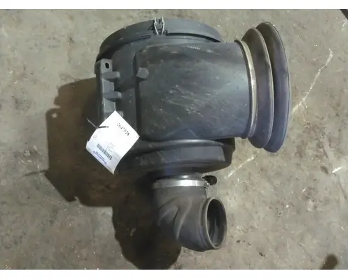 FREIGHTLINER COLUMBIA 120 AIR CLEANER