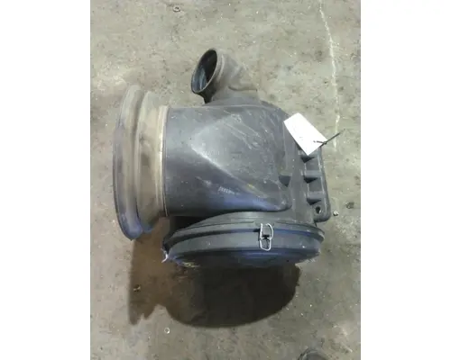 FREIGHTLINER COLUMBIA 120 AIR CLEANER