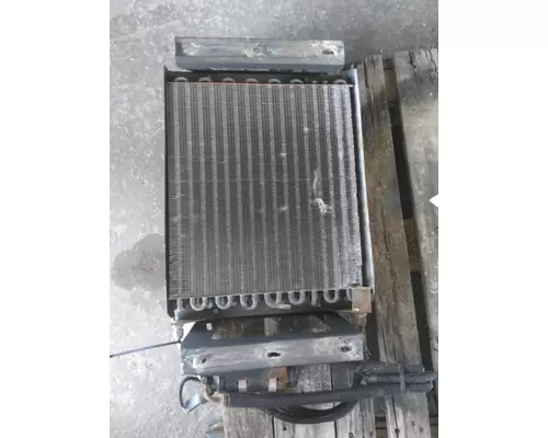 FREIGHTLINER COLUMBIA 120 AIR CONDITIONER CONDENSER