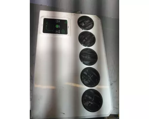 FREIGHTLINER COLUMBIA 120 AIR CONDITIONING, AUXILIARY