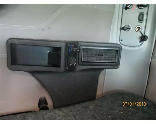 FREIGHTLINER COLUMBIA 120 AIR CONDITIONING, AUXILIARY