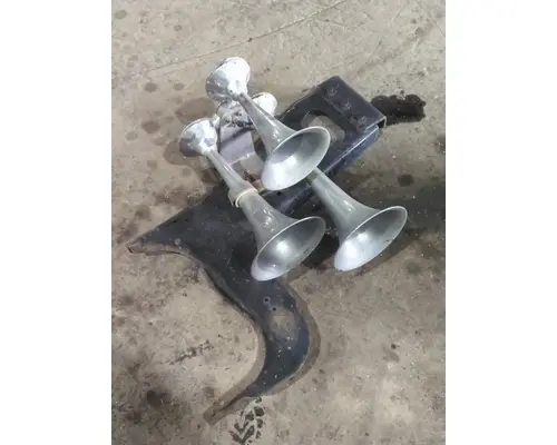 FREIGHTLINER COLUMBIA 120 AIR HORN