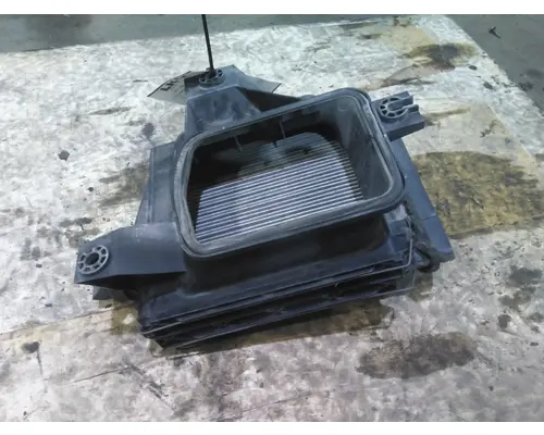 FREIGHTLINER COLUMBIA 120 AIR INTAKE