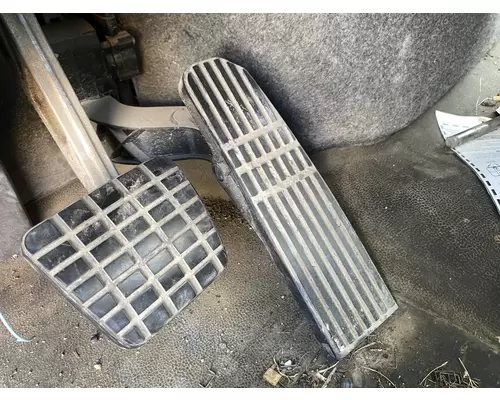 FREIGHTLINER COLUMBIA 120 Accelerator Pedal