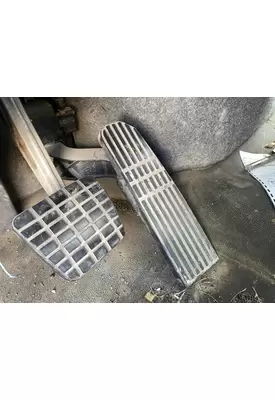 FREIGHTLINER COLUMBIA 120 Accelerator Pedal